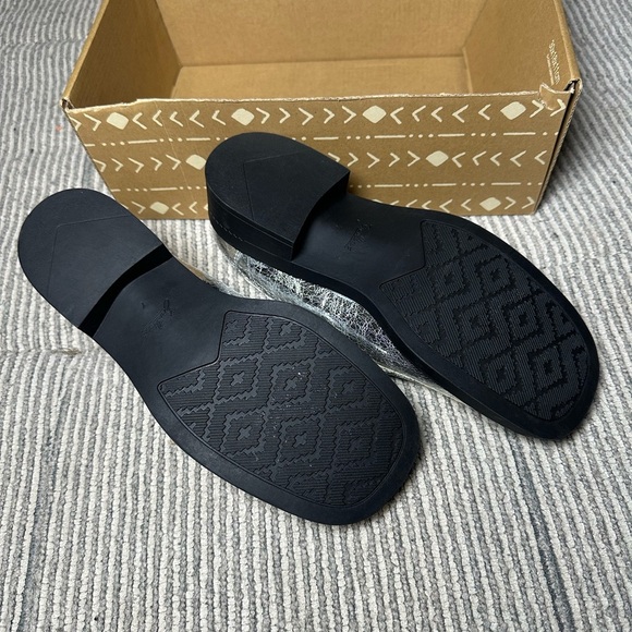 Zodiac Silver Metallic Loafers with Chunky Platform size 7 ❤️🔥 - Picture 4 of 5